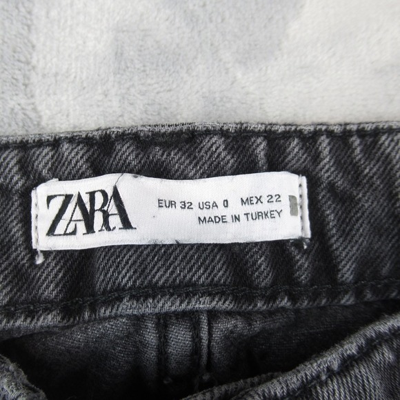 Zara Womens Jeans Size 0 Gray Faded Black Straight Leg Denim 6164/058/800 - Picture 2 of 13